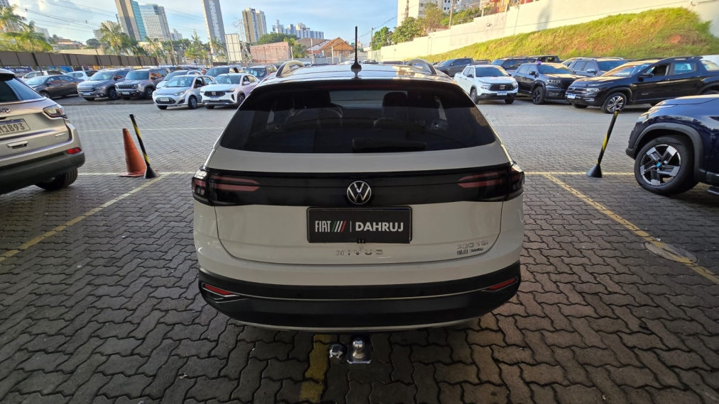 volkswagen nivus 1.0 200 tsi total flex highline automatico 4p 202114
