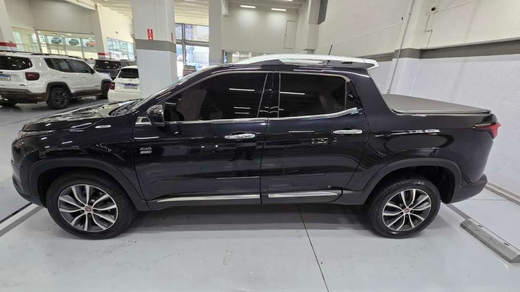 fiat toro 2.0 16v turbo diesel volcano 4wd at9 4p automatico 20215