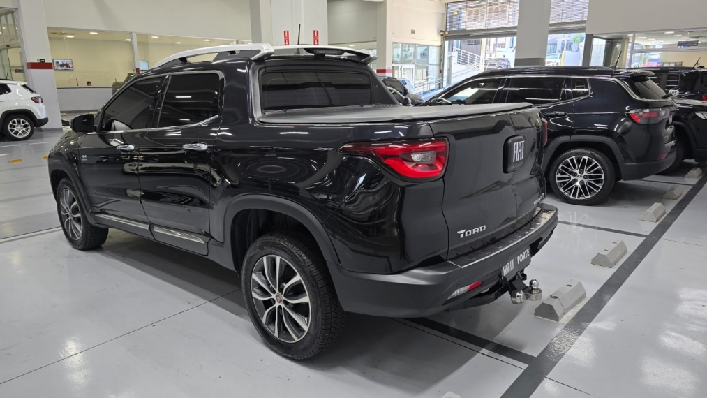 fiat toro 2.0 16v turbo diesel volcano 4wd at9 4p automatico 202115