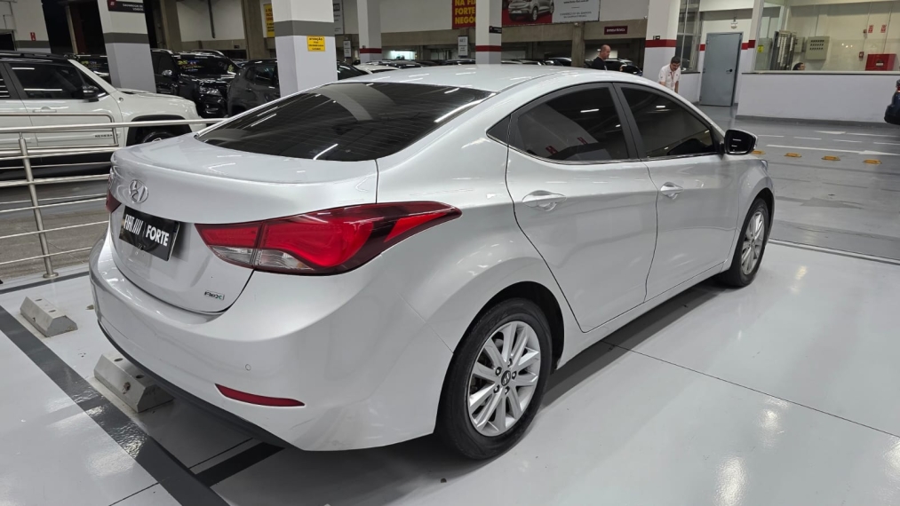 hyundai elantra 2.0 gls 16v flex 4p automatico 201613