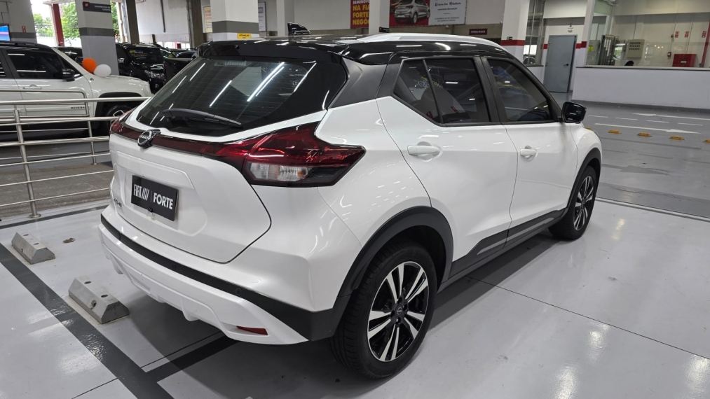nissan kicks 1.6 16v flexstart exclusive xtronic flex 4p automatico 202313