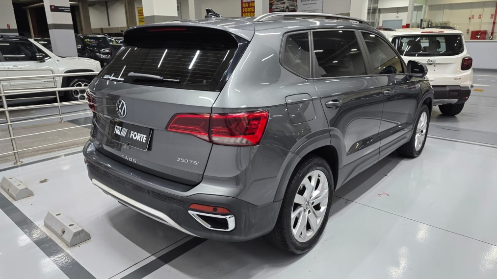 volkswagen taos 1.4 250 tsi total flex comfortline automatico 4p 202313