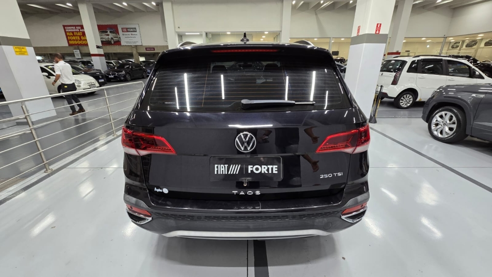 volkswagen taos 1.4 250 tsi total flex comfortline automatico 4p 202214