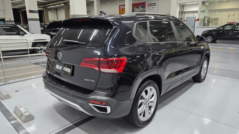 volkswagen taos 1.4 250 tsi total flex comfortline automatico 4p 202213