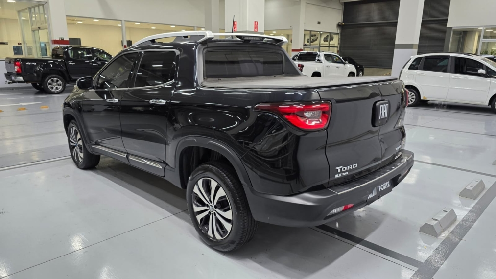fiat toro 1.3 turbo 270 flex volcano at6 4p automatico 202515