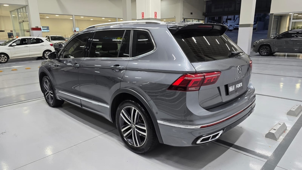 volkswagen tiguan 2.0 300 tsi gasolina allspace r-line automatico 4p 202417