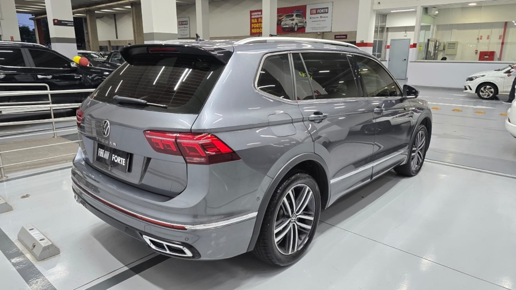 volkswagen tiguan 2.0 300 tsi gasolina allspace r-line automatico 4p 202415