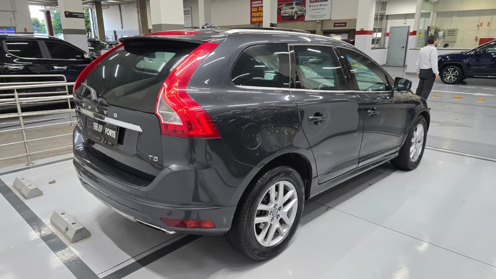 volvo xc60 2.0 t5 momentum gasolina 4p automatico 201713