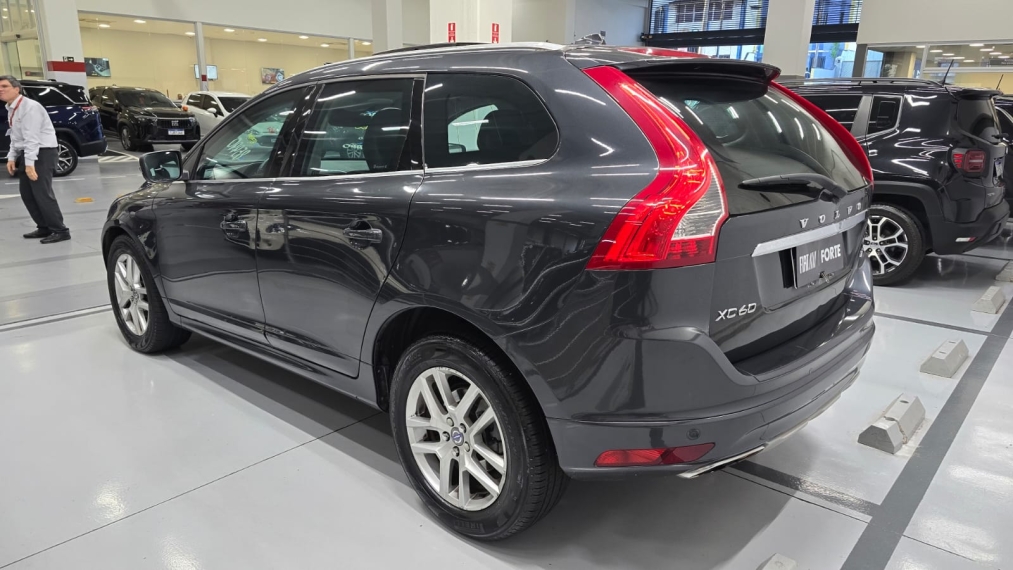 volvo xc60 2.0 t5 momentum gasolina 4p automatico 201715