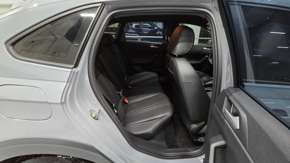 volkswagen nivus 1.0 200 tsi total flex highline automatico 4p 202611
