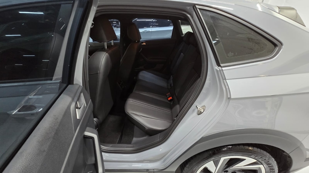 volkswagen nivus 1.0 200 tsi total flex highline automatico 4p 202612