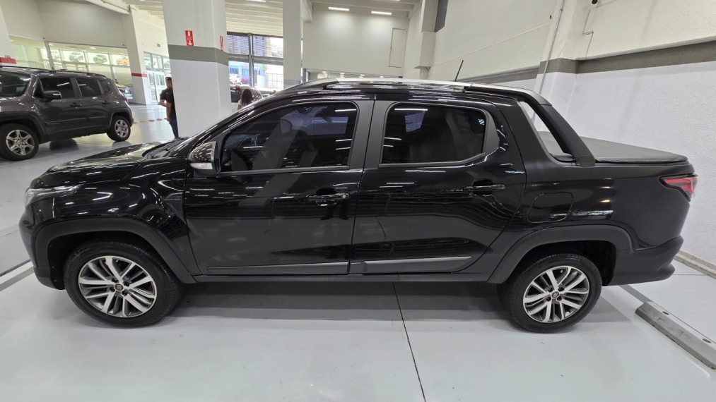fiat strada 1.3 firefly flex volcano cd cvt 4p automatico 20225