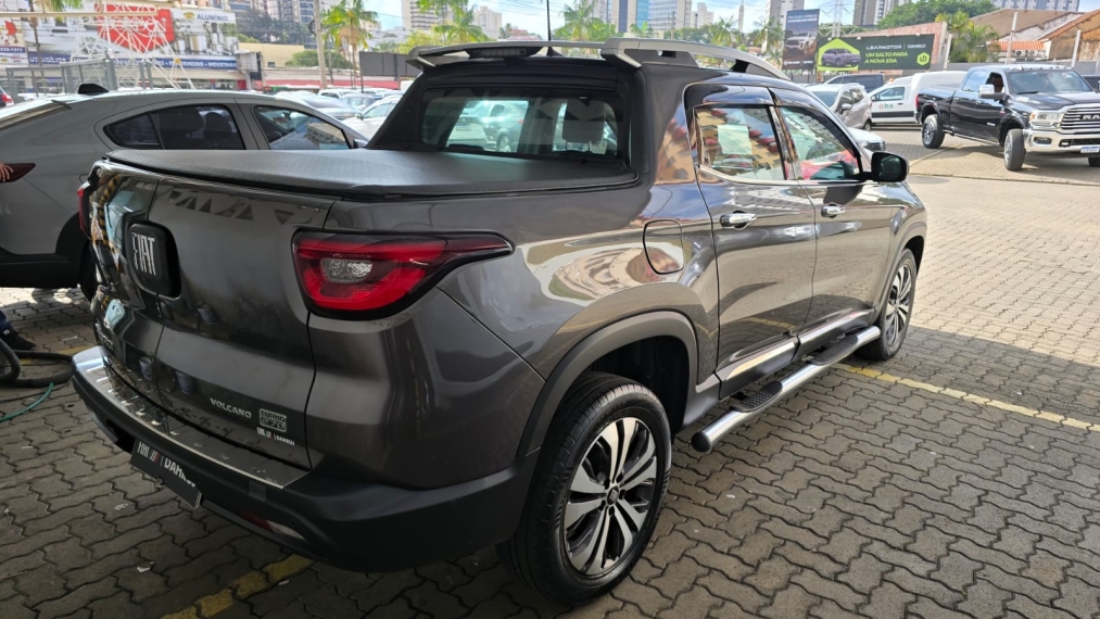 fiat toro 1.3 turbo 270 flex volcano at6 4p automatico 202213