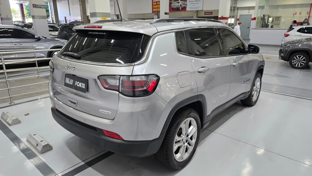 jeep compass 1.3 t270 turbo flex longitude at6 4p automatico 202213