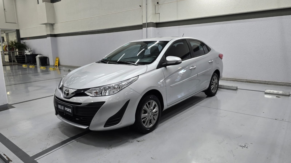 toyota yaris 1.5 16v flex sedan xl plus connect multidrive 4p automatico 2022