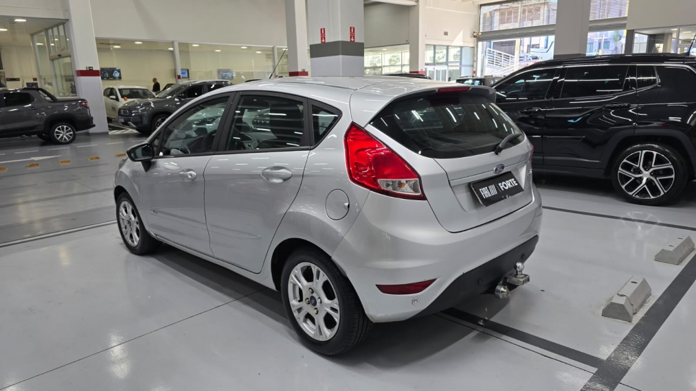 ford fiesta 1.6 sel hatch 16v flex 4p manual 201715