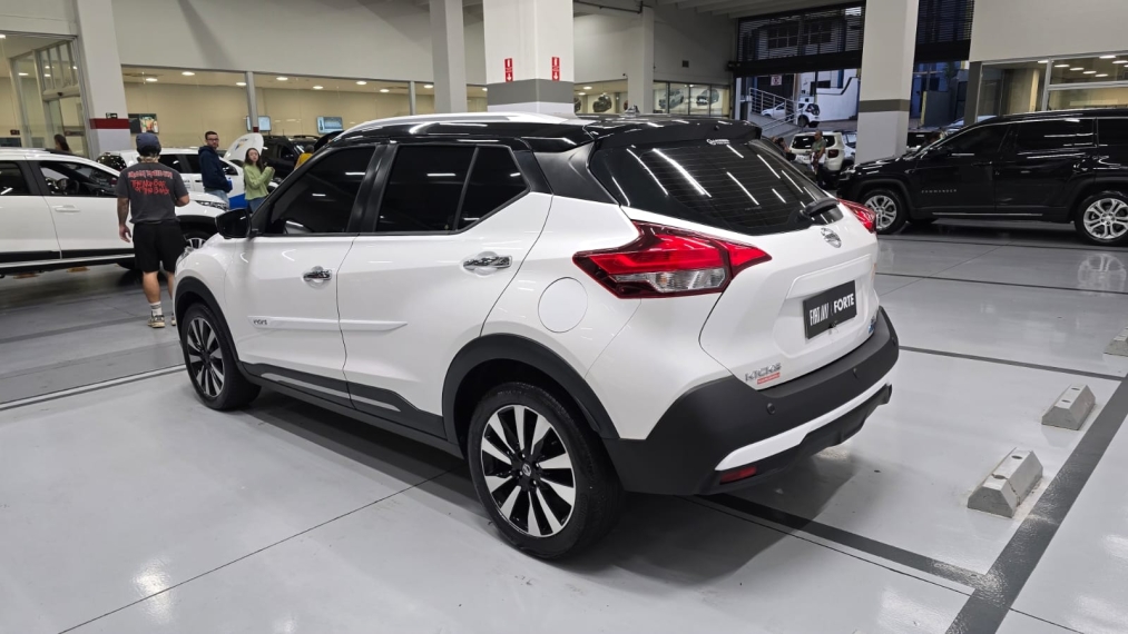 nissan kicks 1.6 16v flexstart sl 4p xtronic flex automatico 201815