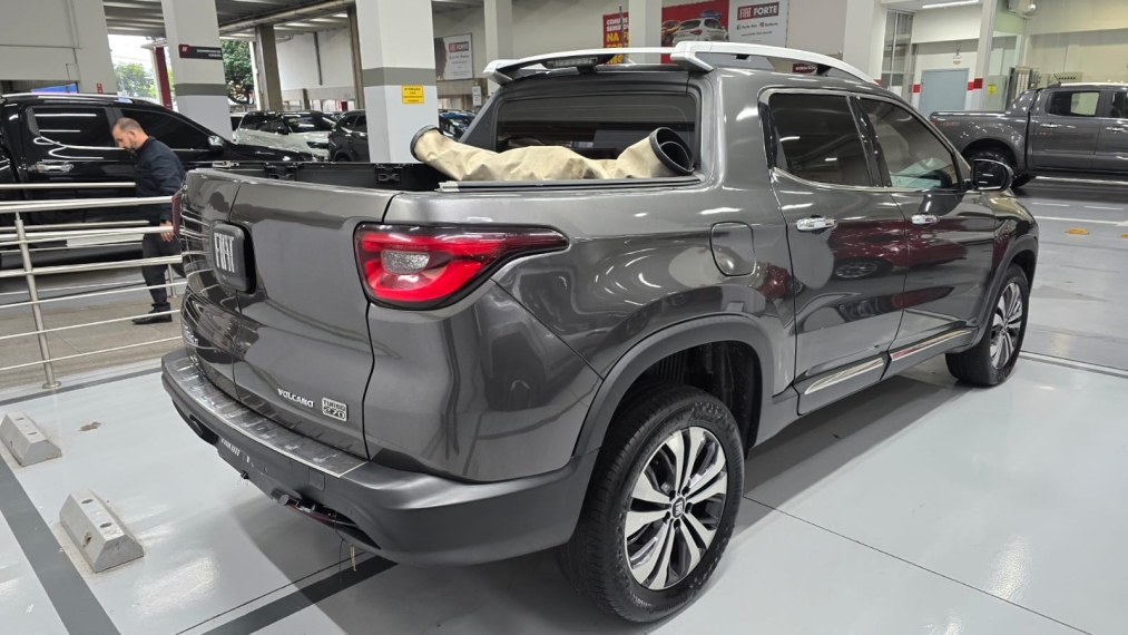 fiat toro 1.3 turbo 270 flex volcano at6 4p automatico 202213