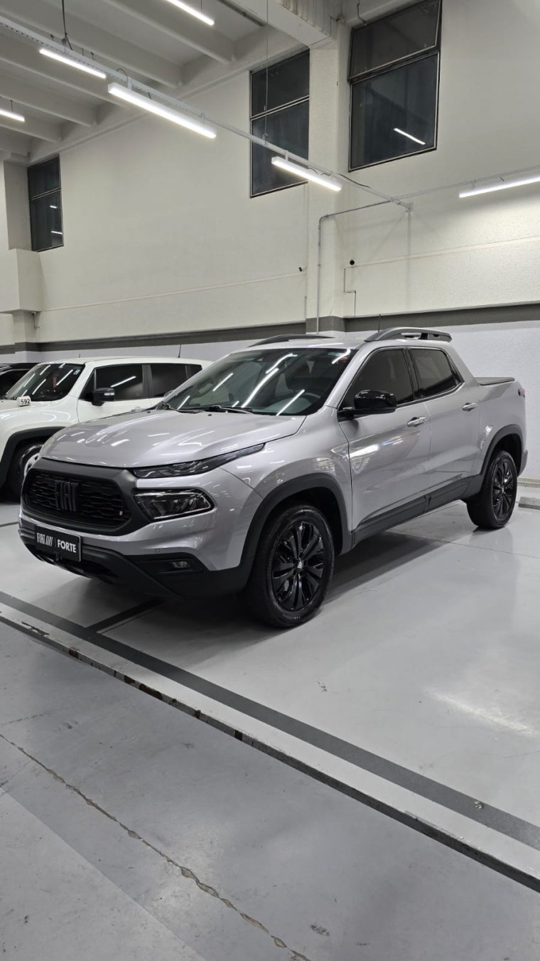 fiat toro 1.3 turbo 270 flex volcano at6 4p automatico 2023