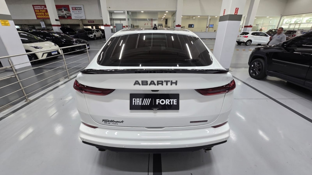 fiat fastback 1.3 turbo 270 flex abarth at6 4p automatico 202513
