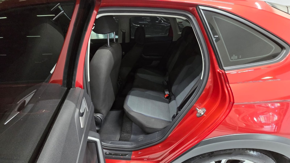 volkswagen nivus 1.0 200 tsi total flex comfortline automatico 4p 202312