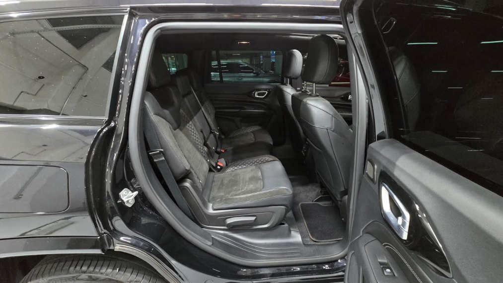 jeep commander 2.0 hurricane 4 turbo gasolina blackhawk at9 4p automatico 202512