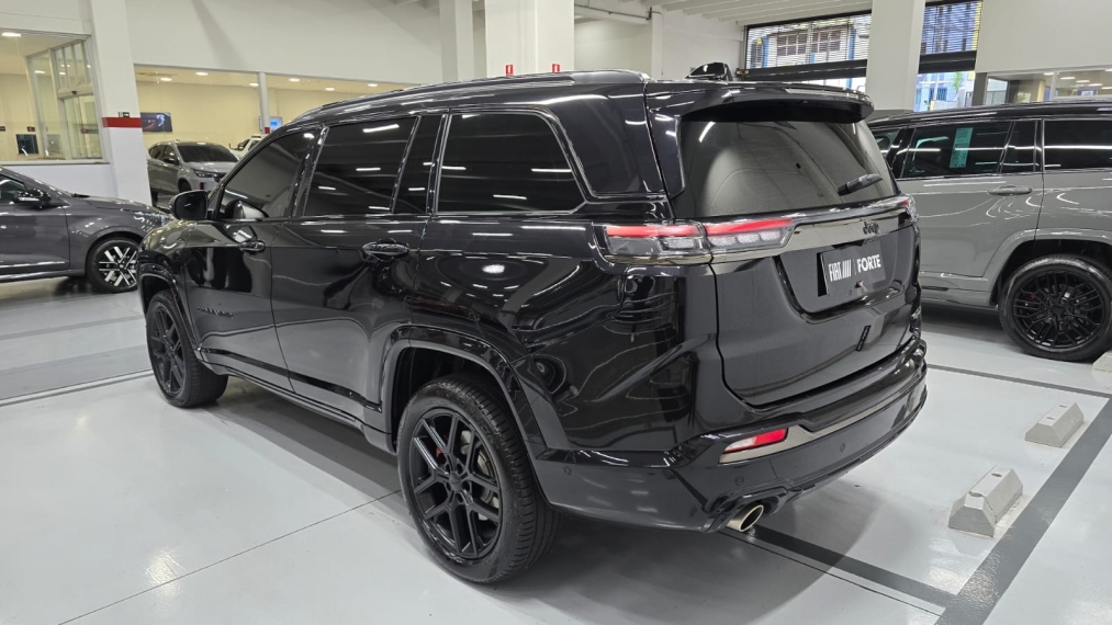 jeep commander 2.0 hurricane 4 turbo gasolina blackhawk at9 4p automatico 202518