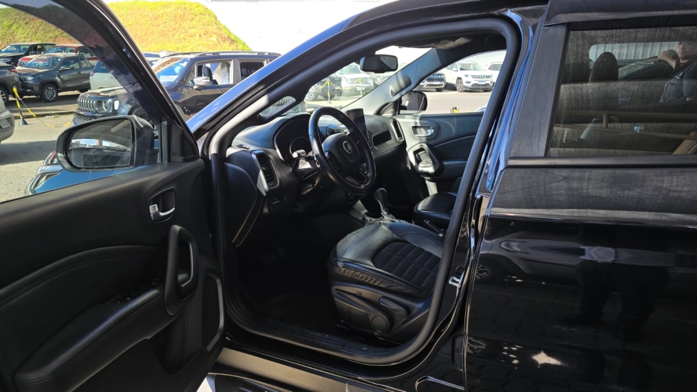 fiat toro 2.4 16v multiair flex blackjack at9 4p automatico 20196