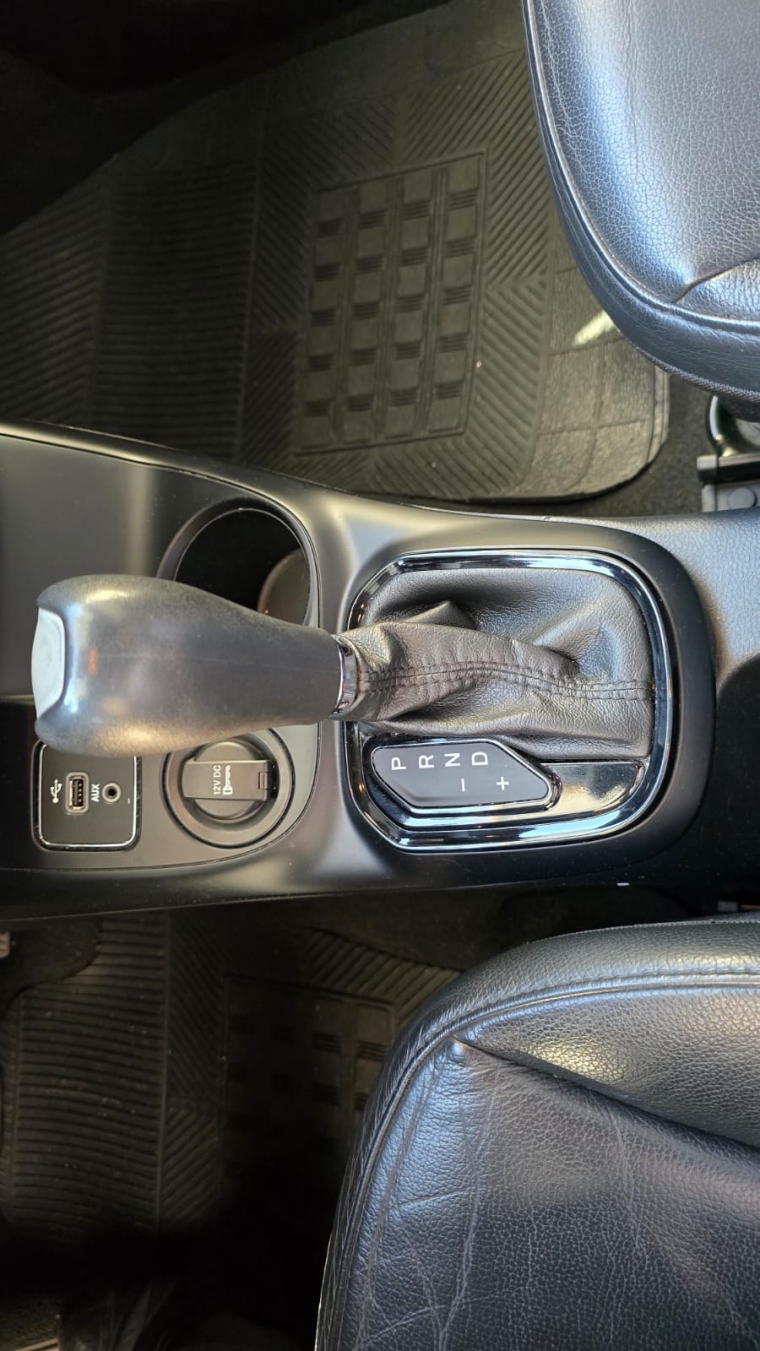 fiat toro 2.4 16v multiair flex blackjack at9 4p automatico 20198