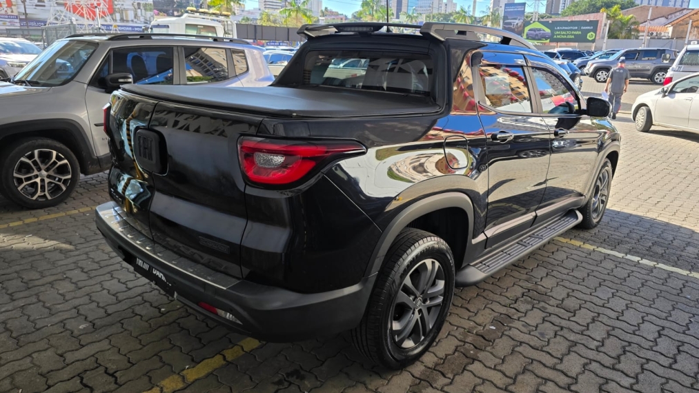 fiat toro 2.4 16v multiair flex blackjack at9 4p automatico 201913