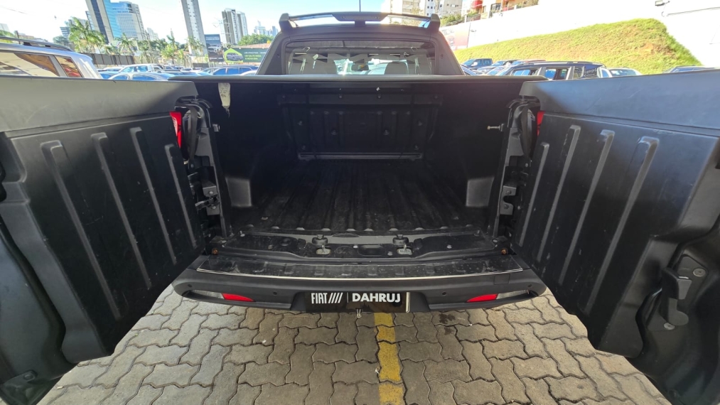 fiat toro 2.4 16v multiair flex blackjack at9 4p automatico 201916