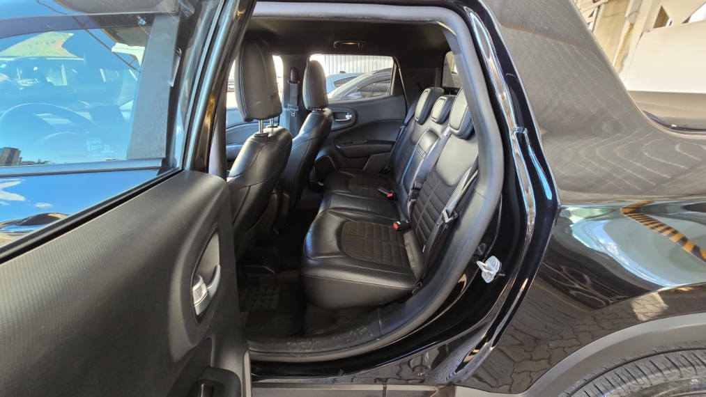 fiat toro 2.4 16v multiair flex blackjack at9 4p automatico 201912