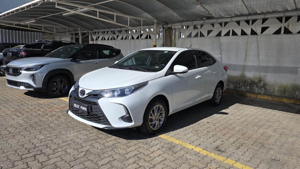 toyota yaris 1.5 16v flex sedan xs connect multidrive 4p automatico 20231