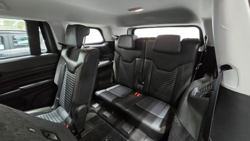 jeep commander 2.0 td380 turbo diesel limited at9 4p automatico 202213