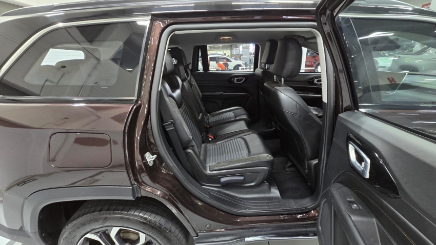 jeep commander 2.0 td380 turbo diesel limited at9 4p automatico 202211
