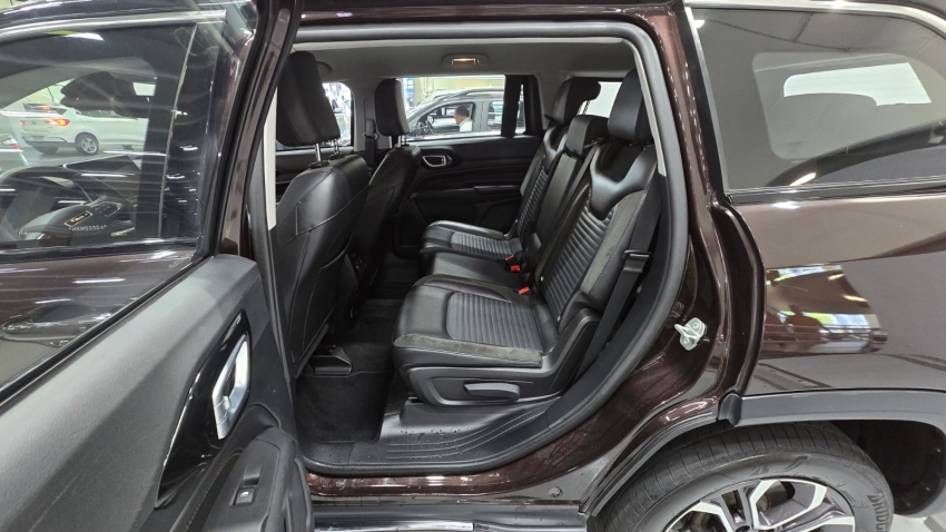 jeep commander 2.0 td380 turbo diesel limited at9 4p automatico 202214