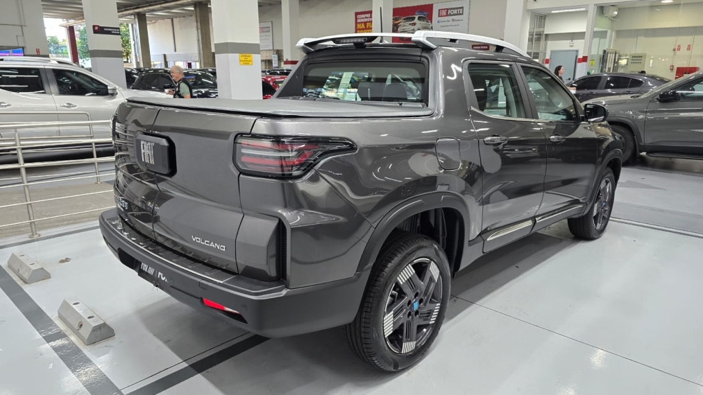 fiat toro 1.3 turbo 270 flex volcano at6 4p automatico 202613