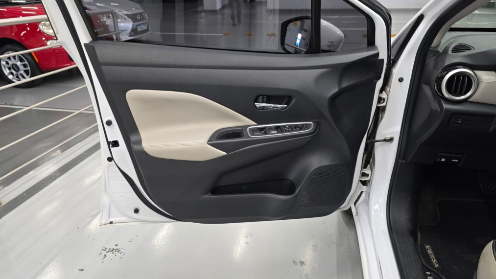 nissan versa 1.6 16v flex exclusive xtronic 4p automatico 20229