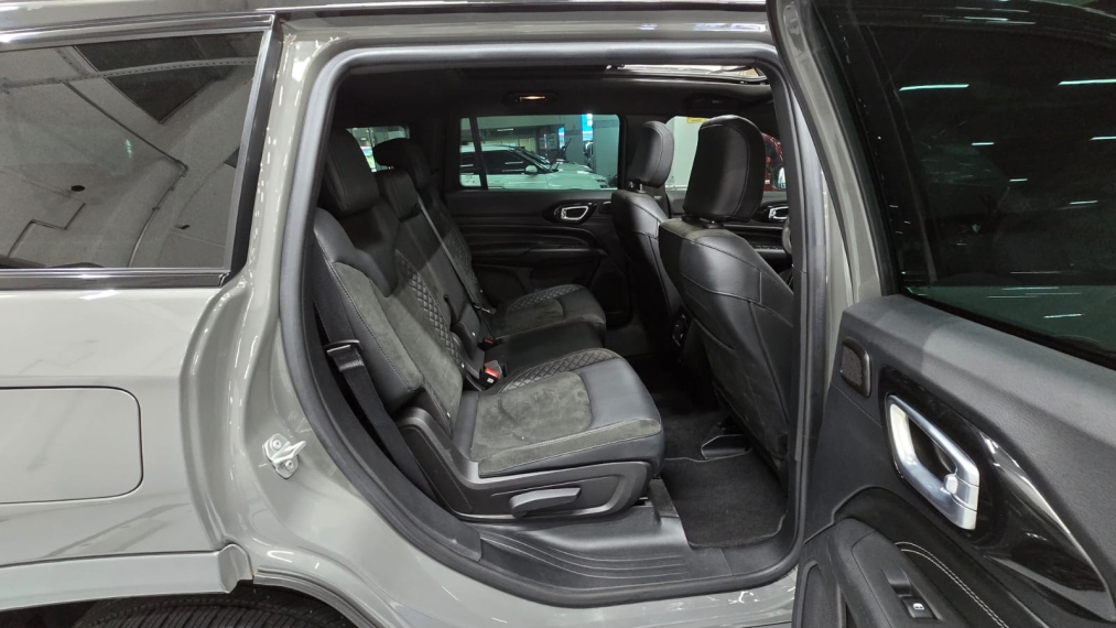 jeep commander 2.0 hurricane 4 turbo gasolina blackhawk at9 4p automatico 202512
