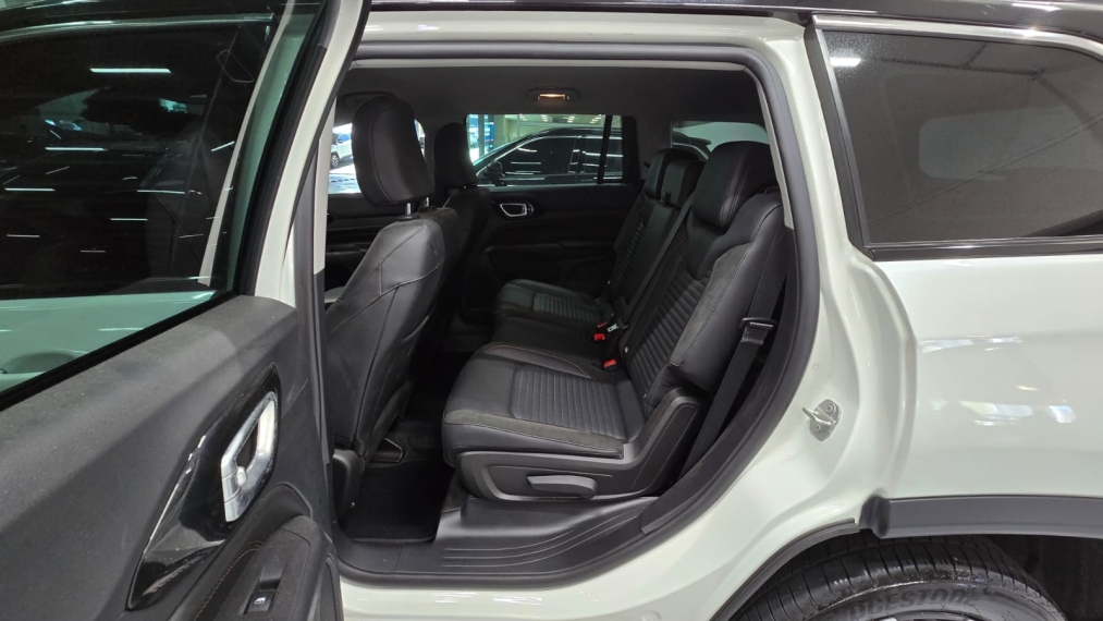 jeep commander 2.0 td380 turbo diesel limited at9 4p automatico 202313