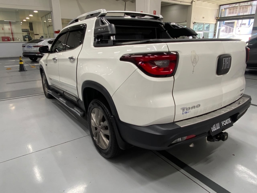 fiat toro 2.0 16v turbo diesel ranch 4wd at9 4p automatico 202114