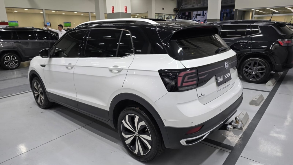 volkswagen t-cross 1.4 250 tsi total flex highline automatico 4p 202116