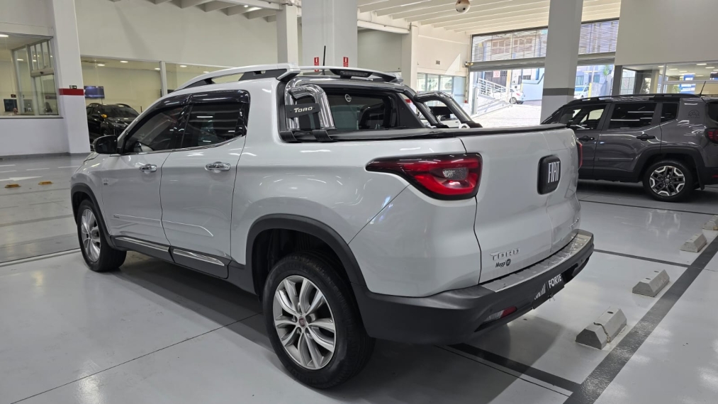 fiat toro 2.0 16v turbo diesel volcano 4wd at9 4p automatico 201915