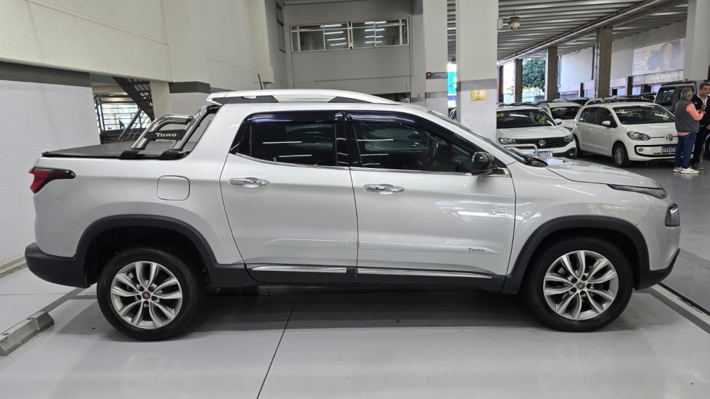 fiat toro 2.0 16v turbo diesel volcano 4wd at9 4p automatico 20194