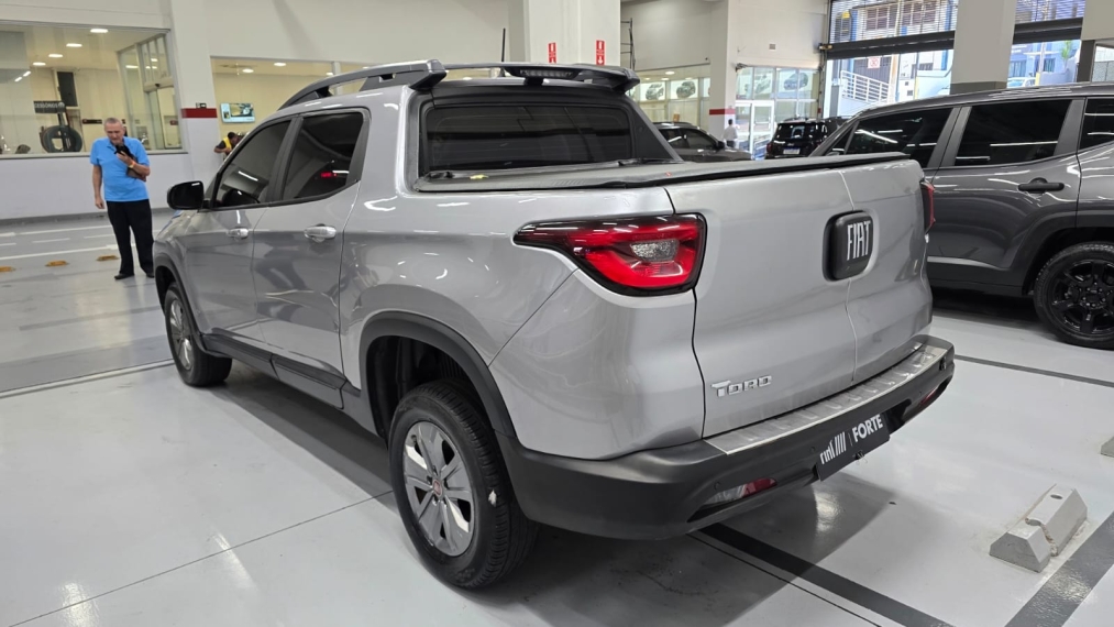 fiat toro 1.8 16v evo flex freedom at6 4p automatico 202015