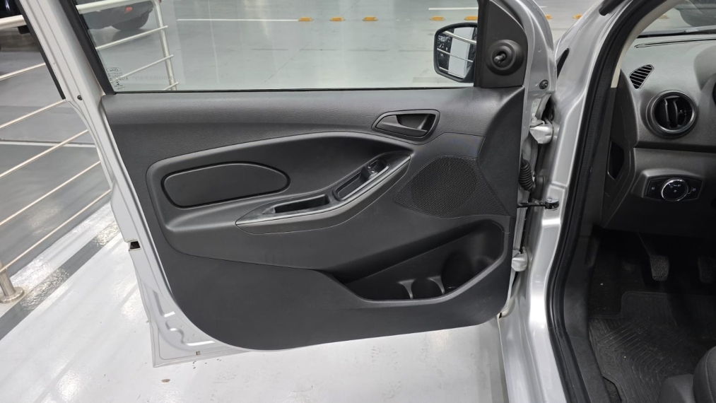 ford ka 1.5 ti-vct flex se sedan manual 4p 20208
