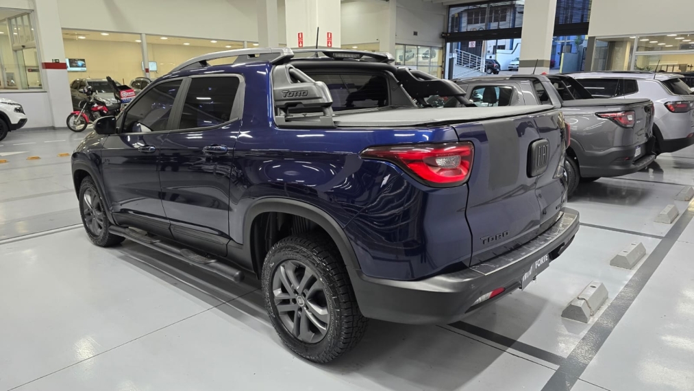 fiat toro 2.0 16v turbo diesel freedom 4wd at9 4p automatico 202015
