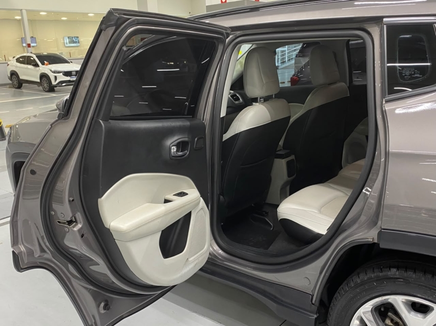 jeep compass 2.0 16v flex longitude automatico 4p 201912