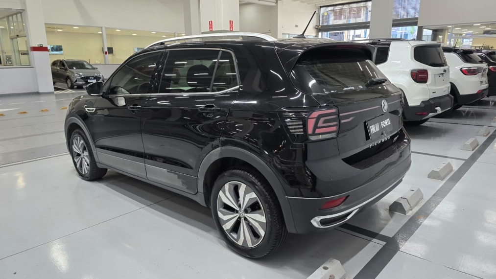 volkswagen t-cross 1.4 250 tsi total flex highline automatico 4p 202015