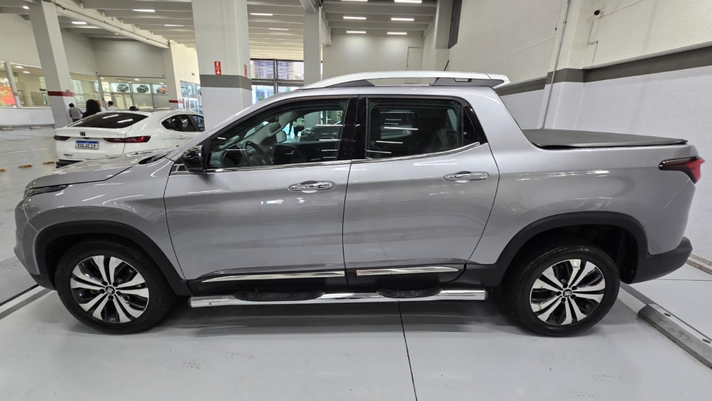 fiat toro 2.0 16v turbo diesel volcano 4wd at9 4p automatico 20235